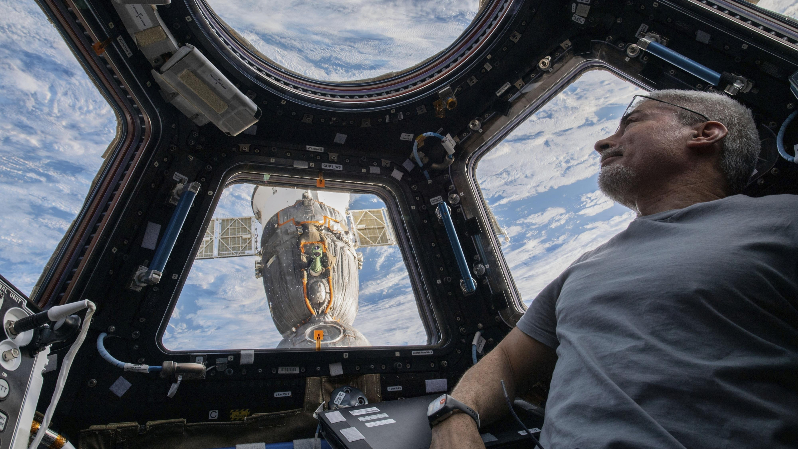 NASA still deciding whether to keep 2 astronauts at space station until next year